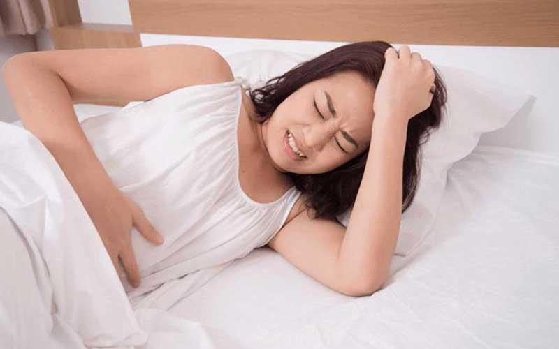 Sử dụng máy massage để giảm đau bụng kinh